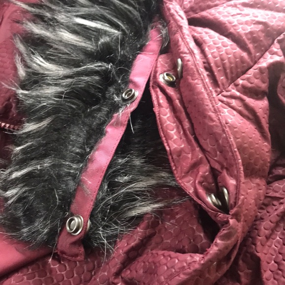 The North Face down parka plum or burgundy color with fur hood large - Picture 8 of 17